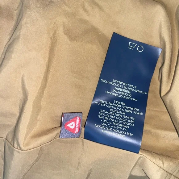 THE GREAT. Outdoors The Cropped Wanderer Blue Multicolor Patterned Puffer Jacket - Picture 8 of 9